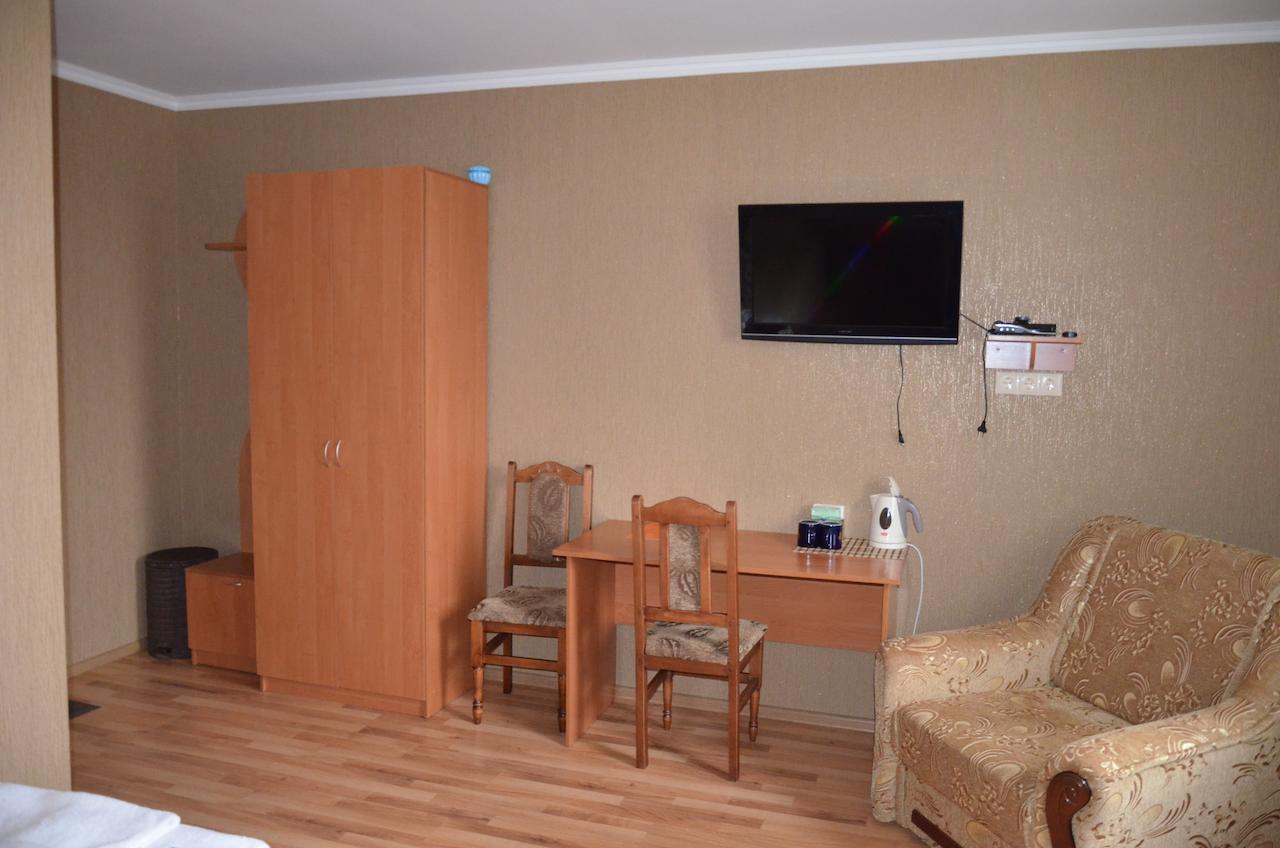 Atlant Hotel Ostroh Εξωτερικό φωτογραφία